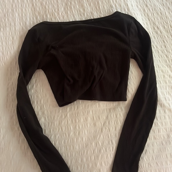 Urban Outfitters Cropped Long Sleeve - Picture 3 of 3